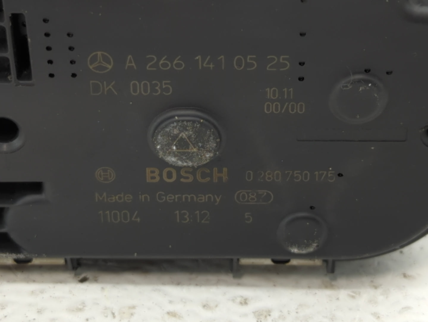 2012-2015 Mercedes-Benz C250 Throttle Body P/N:266 141 05 25 2661410525 Fits OEM Used Auto Parts - Oemusedautoparts1.com