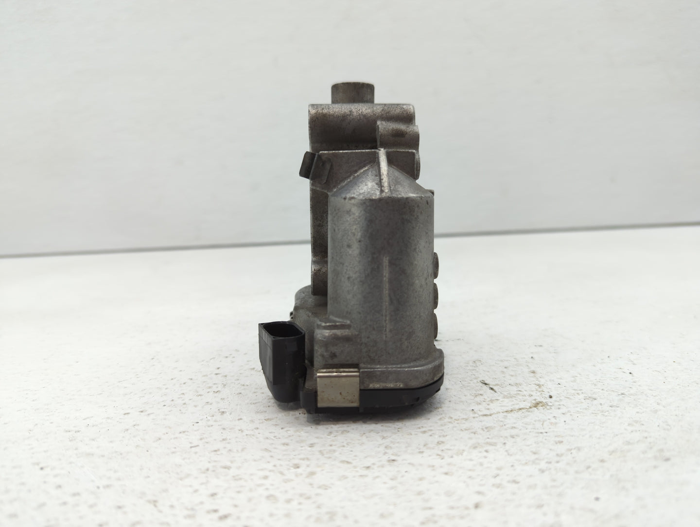 2012-2015 Mercedes-Benz C250 Throttle Body P/N:266 141 05 25 2661410525 Fits OEM Used Auto Parts - Oemusedautoparts1.com
