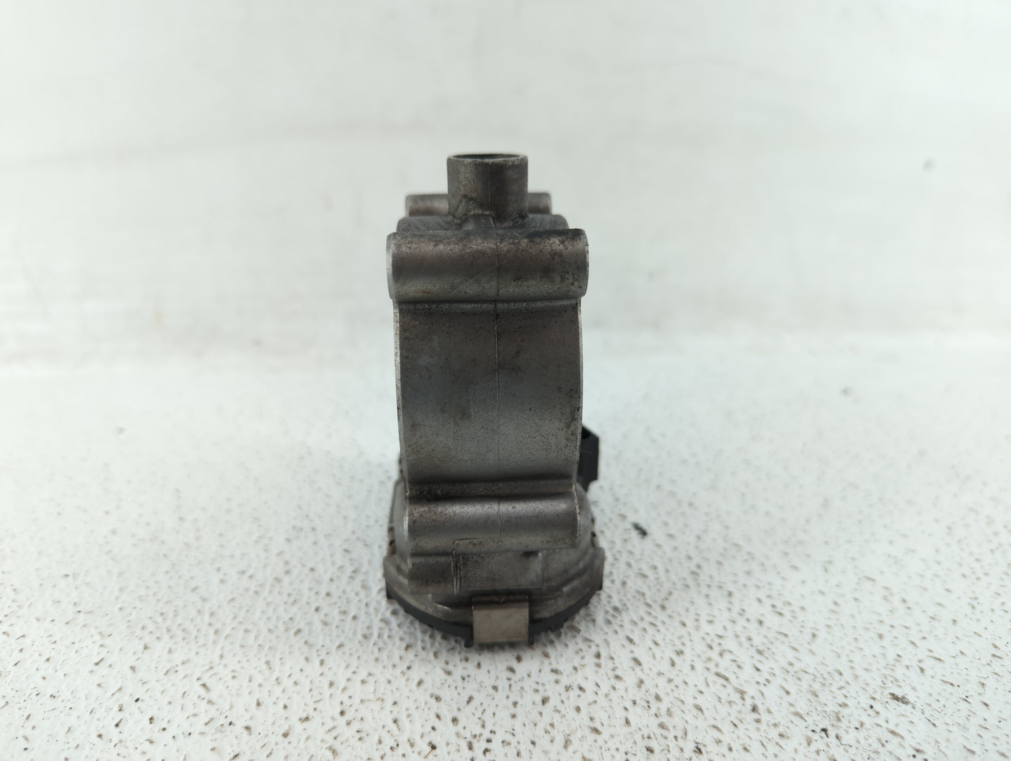 2012-2015 Mercedes-Benz C250 Throttle Body P/N:266 141 05 25 2661410525 Fits OEM Used Auto Parts - Oemusedautoparts1.com