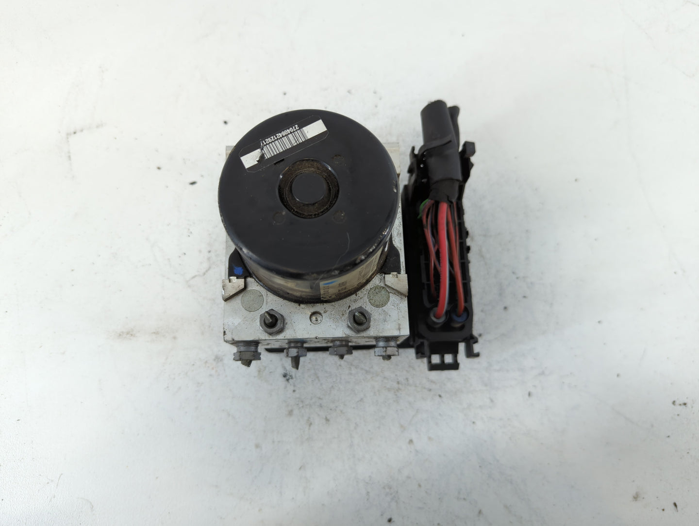 2012 Mercedes-Benz C250 ABS Pump Control Module Replacement P/N:A 172 431 25 12 Fits OEM Used Auto Parts - Oemusedautoparts1