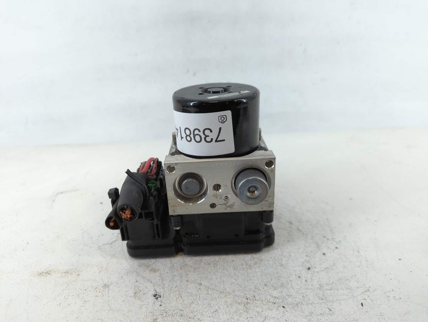 2012 Mercedes-Benz C250 ABS Pump Control Module Replacement P/N:A 172 431 25 12 Fits OEM Used Auto Parts - Oemusedautoparts1