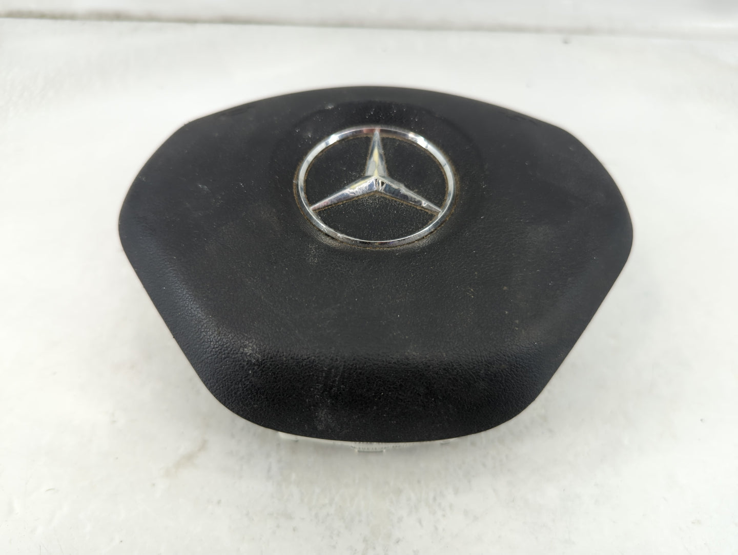 2012 Mercedes-Benz C250 Air Bag Driver Left Steering Wheel Mounted Fits OEM Used Auto Parts - Oemusedautoparts1.com