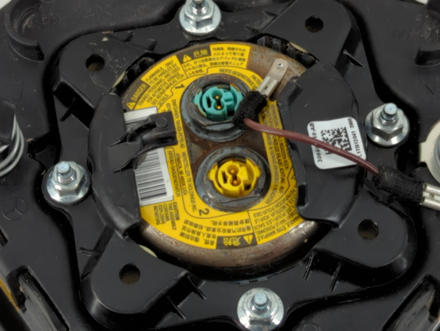 2012 Mercedes-Benz C250 Air Bag Driver Left Steering Wheel Mounted Fits OEM Used Auto Parts - Oemusedautoparts1.com