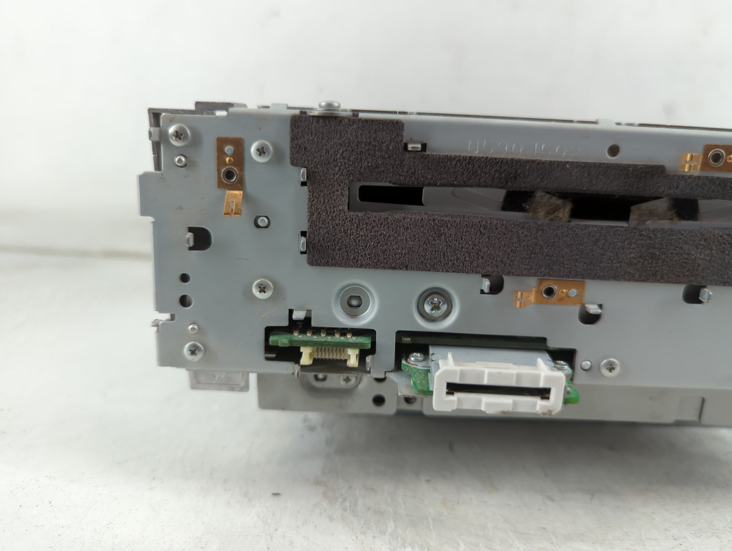 2012 Mercedes-Benz C250 Radio AM FM Cd Player Receiver Replacement P/N:A 204 900 72 09 Fits OEM Used Auto Parts - Oemusedaut
