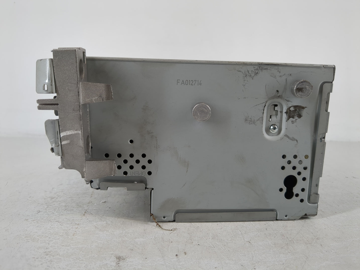 2012 Mercedes-Benz C300 Radio AM FM Cd Player Receiver Replacement P/N:A 204 900 21 13 Fits OEM Used Auto Parts - Oemusedaut