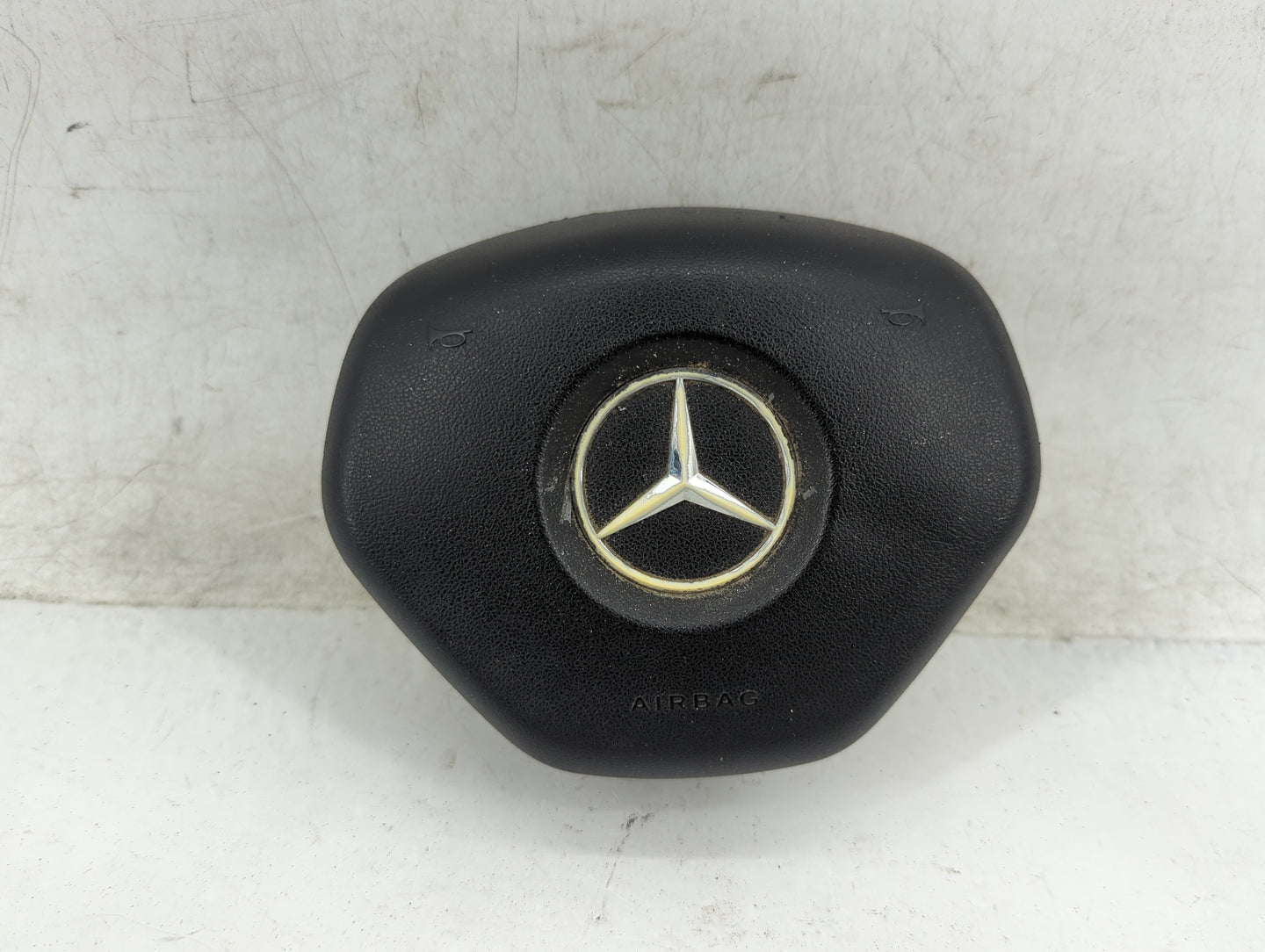 2012 Mercedes-Benz C300 Air Bag Driver Left Steering Wheel Mounted P/N:2188601802 Fits OEM Used Auto Parts - Oemusedautopart