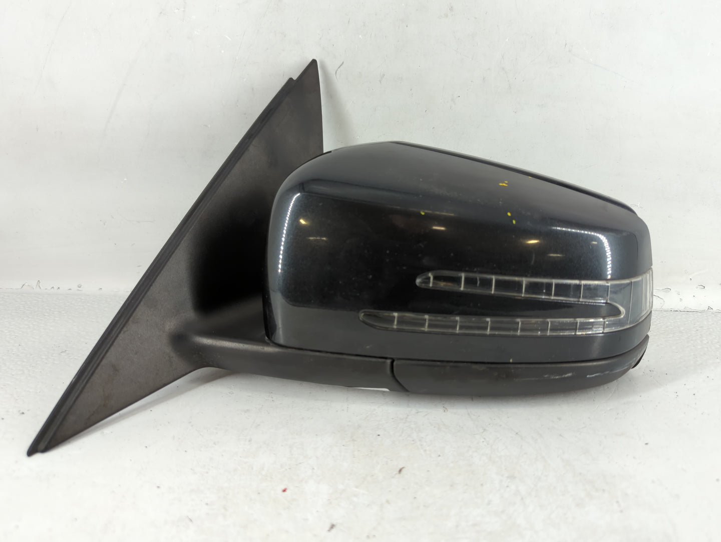 2012-2015 Mercedes-Benz C63 Amg Driver Side View Mirror - Left Door Mirror OEM Used - Oemusedautoparts1.com