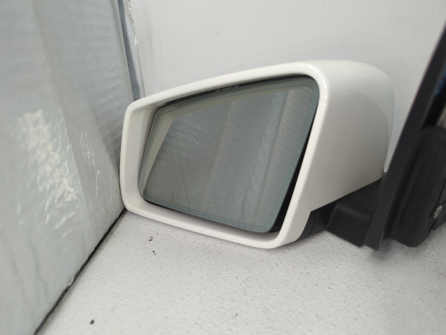 2012 Mercedes-Benz C63 Amg Driver Side View Mirror - Left Door Mirror OEM Used - Oemusedautoparts1.com