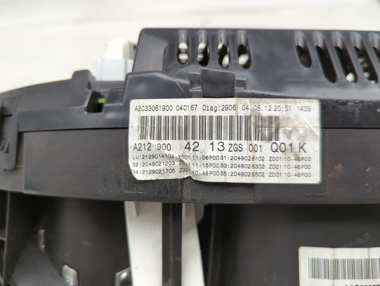 2012 Mercedes-Benz E-Class Instrument Cluster Speedometer Gauges P/N:A2129004213 A2C33061900 Miles:82K Fits OEM Used Auto Pa