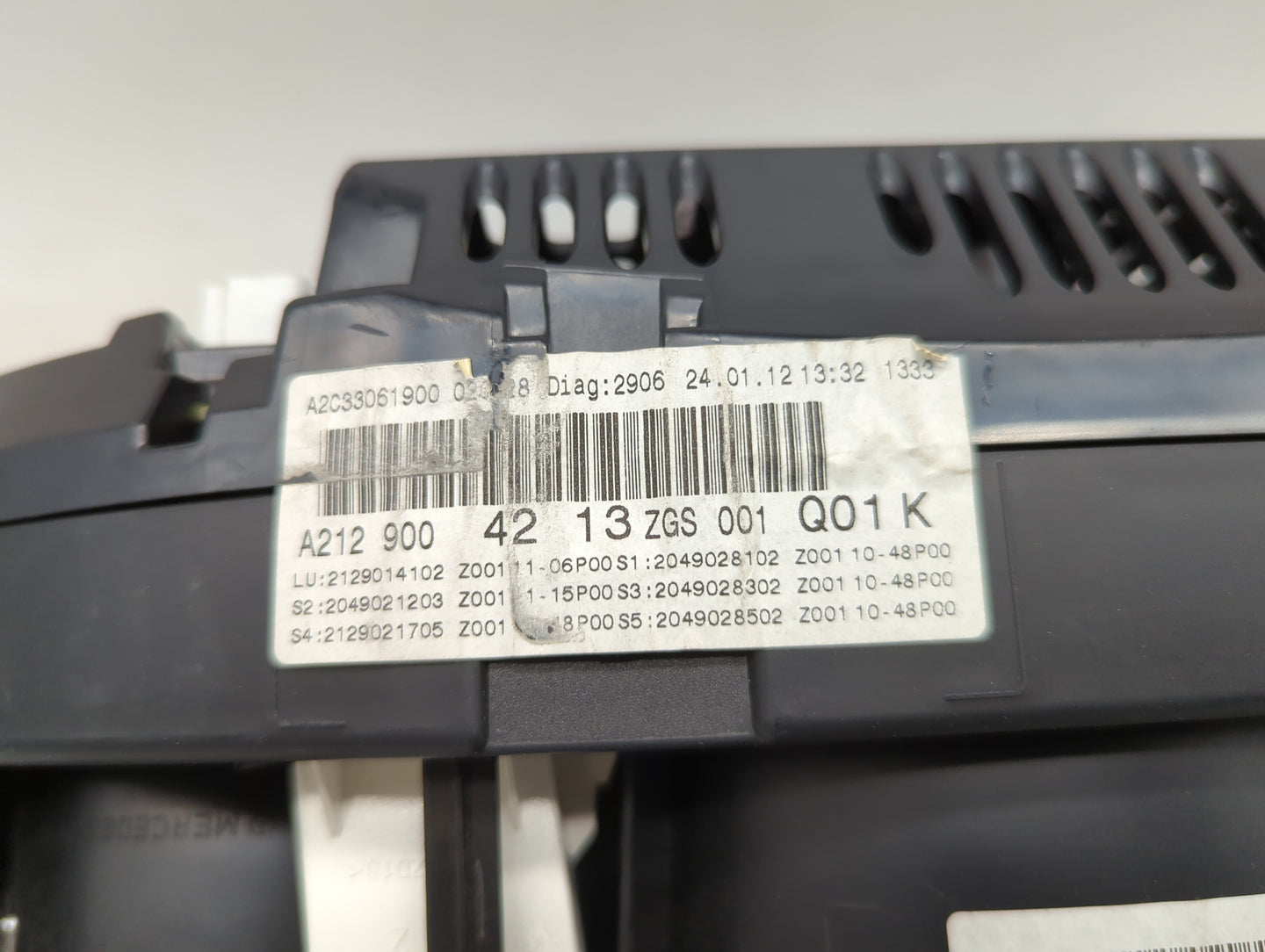 2012 Mercedes-Benz E-Class Instrument Cluster Speedometer Gauges P/N:A2129004213 2129014102, A2C33061900 Miles:166K Fits OEM