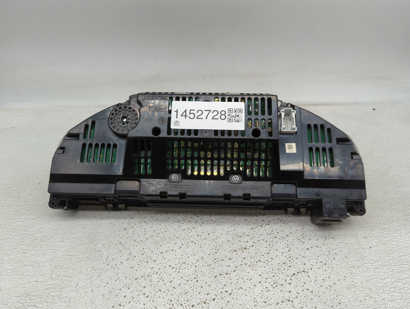 2012 Mercedes-Benz E-Class Instrument Cluster Speedometer Gauges P/N:A2129004213 2129014102, A2C33061900 Miles:166K Fits OEM