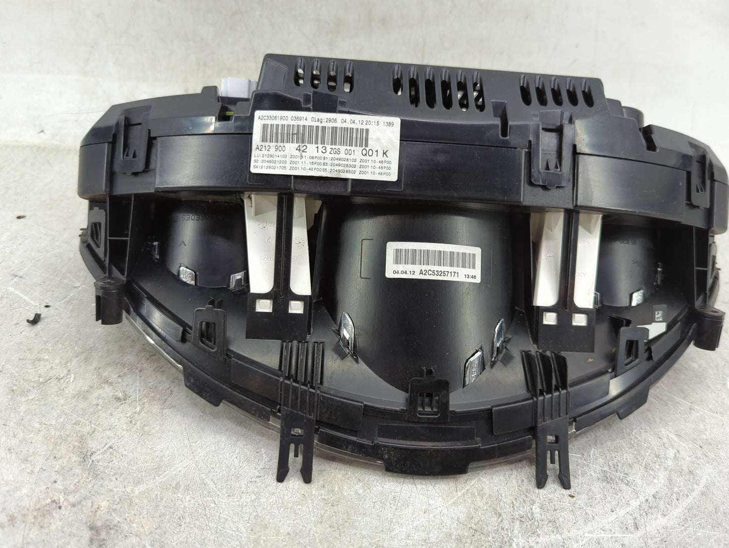 2012 Mercedes-Benz E-Class Instrument Cluster Speedometer Gauges P/N:A2129004213 A2C53257171, A2129001102 Miles:29K Fits OEM