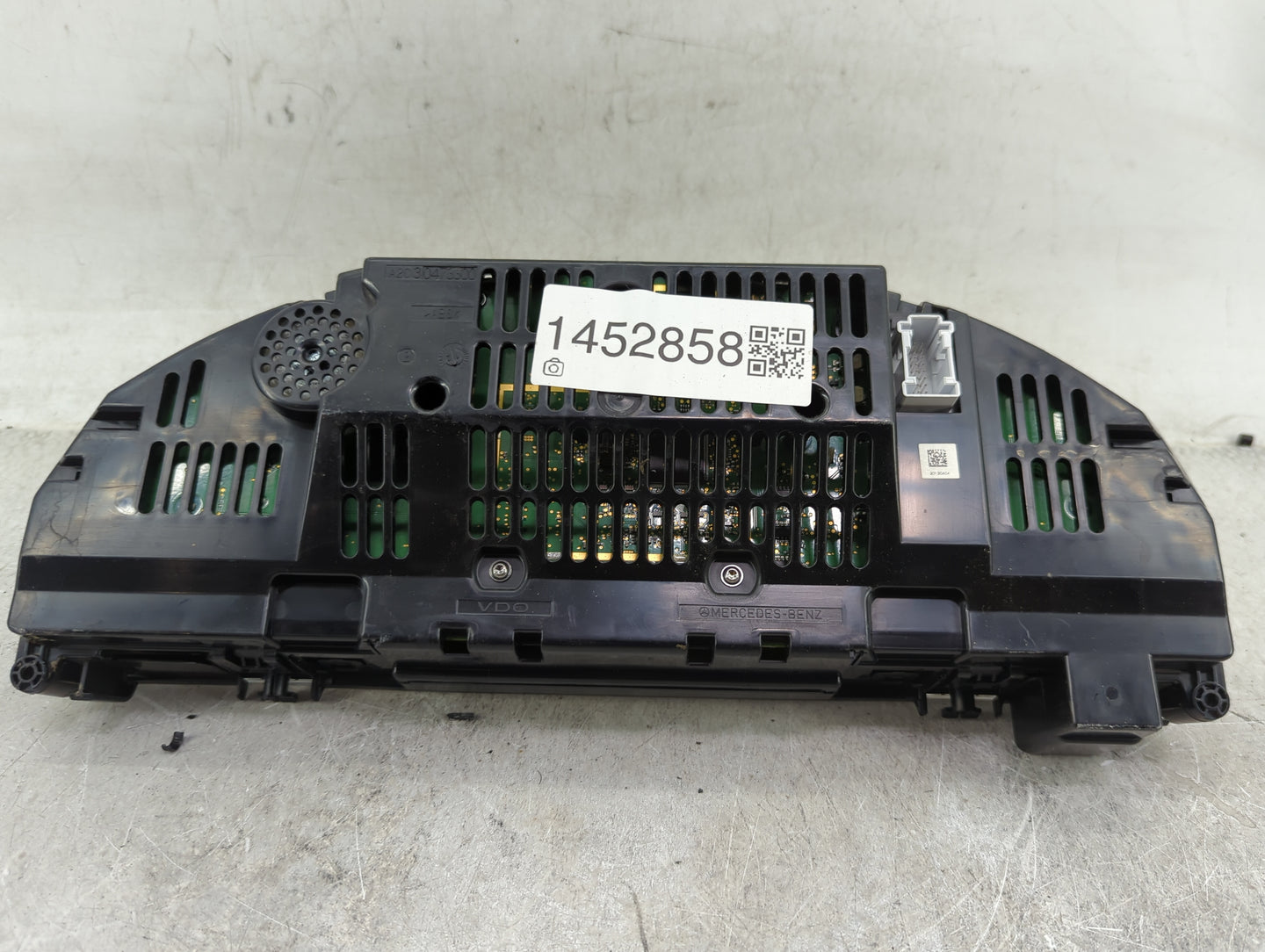 2012 Mercedes-Benz E-Class Instrument Cluster Speedometer Gauges P/N:A2129004213 A2C53257171, A2129001102 Miles:29K Fits OEM