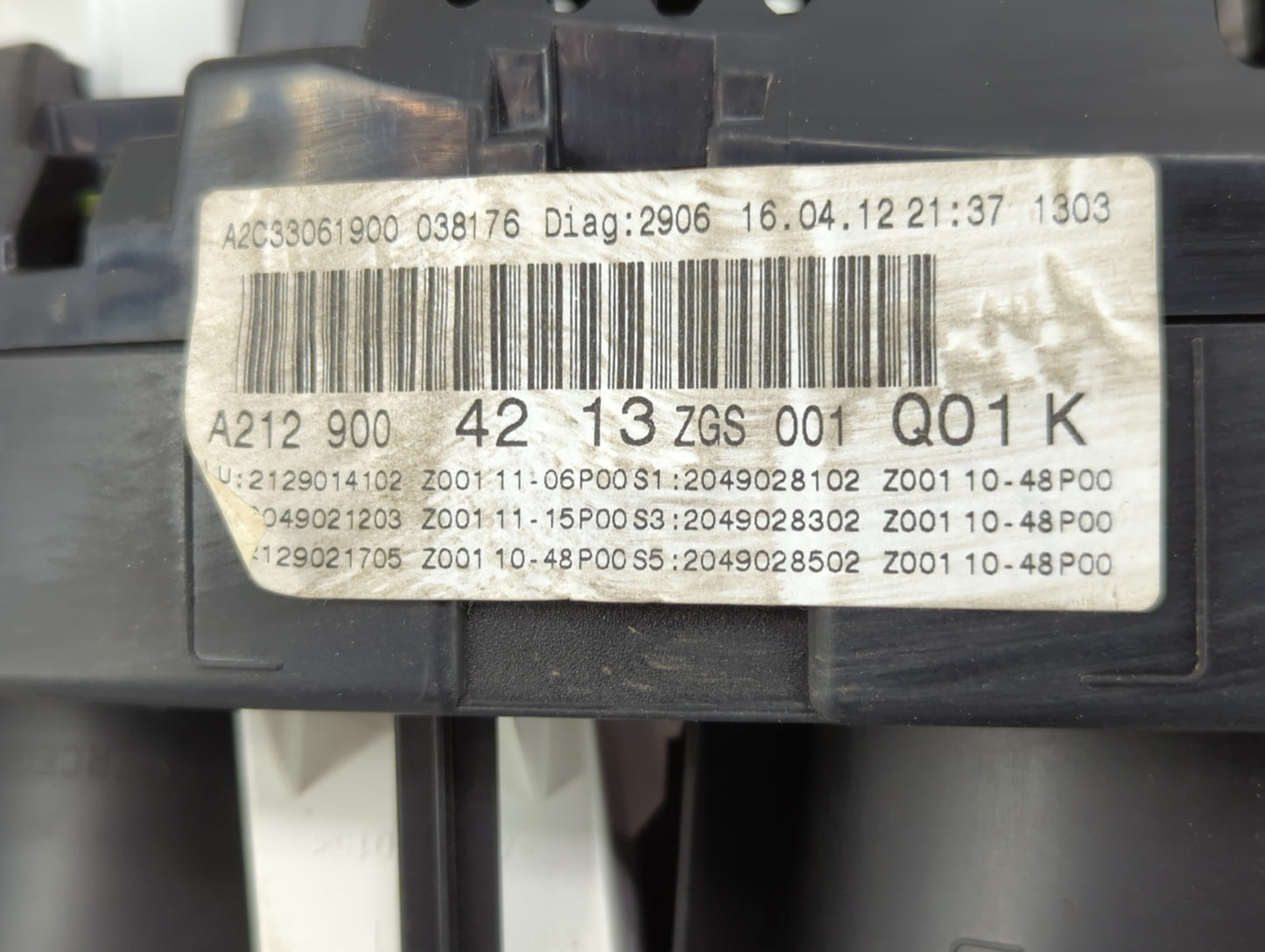 2012 Mercedes-Benz E-Class Instrument Cluster Speedometer Gauges P/N:A2129004213 A2C33061900 Miles:91K Fits OEM Used Auto Pa