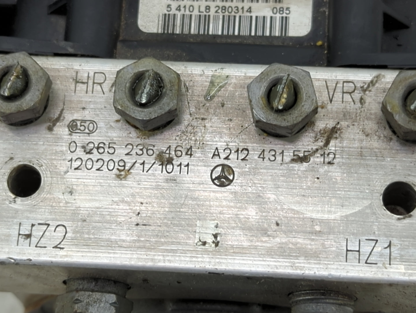 2012 Mercedes-Benz E-Class ABS Pump Control Module Replacement P/N:0265236464 A2124315512 Fits Fits 2011 OEM Used Auto Parts