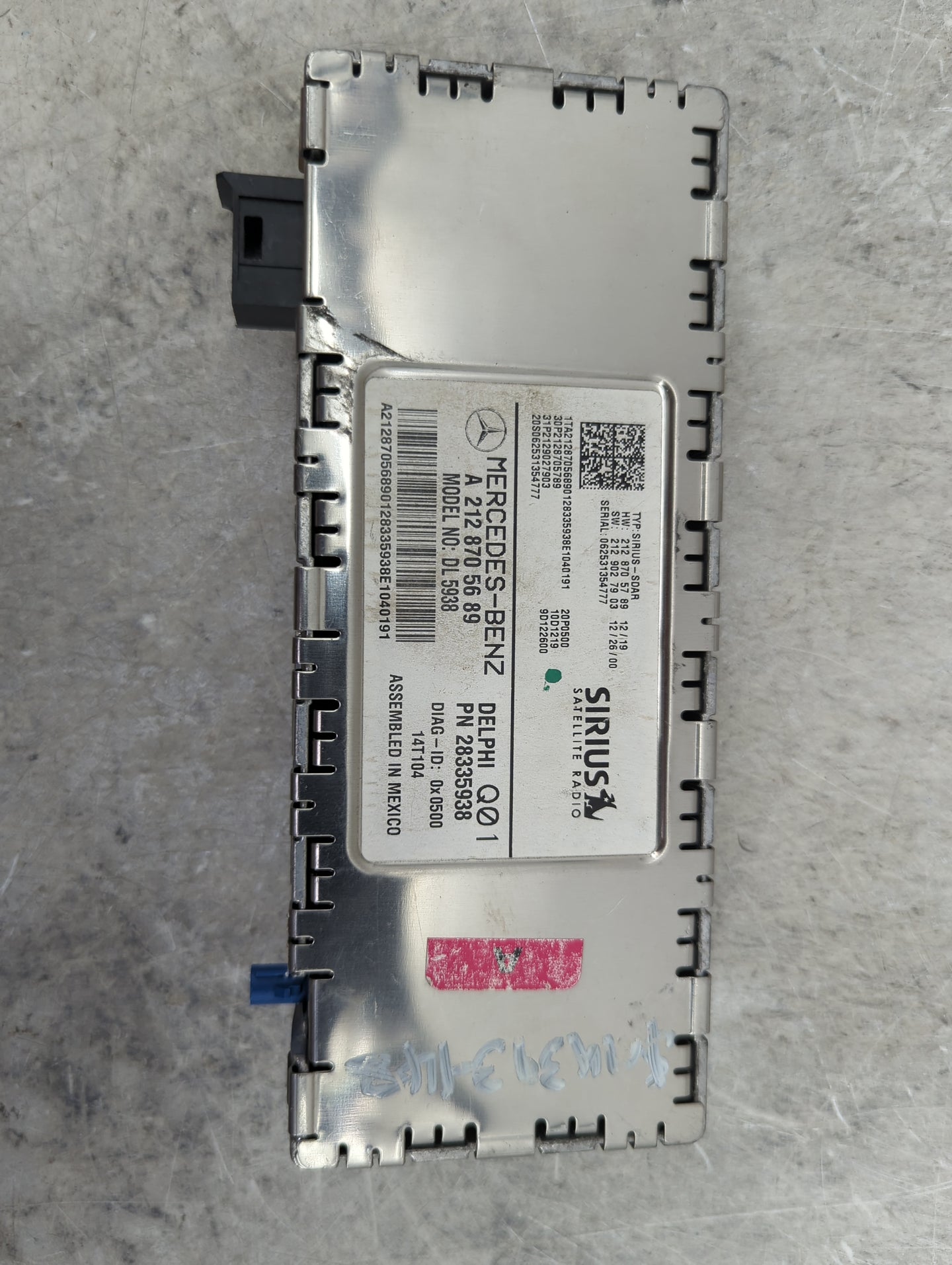 2012 Mercedes-Benz E-Class Radio AM FM Cd Player Receiver Replacement P/N:A2128706489 PN28284490 Fits OEM Used Auto Parts - 