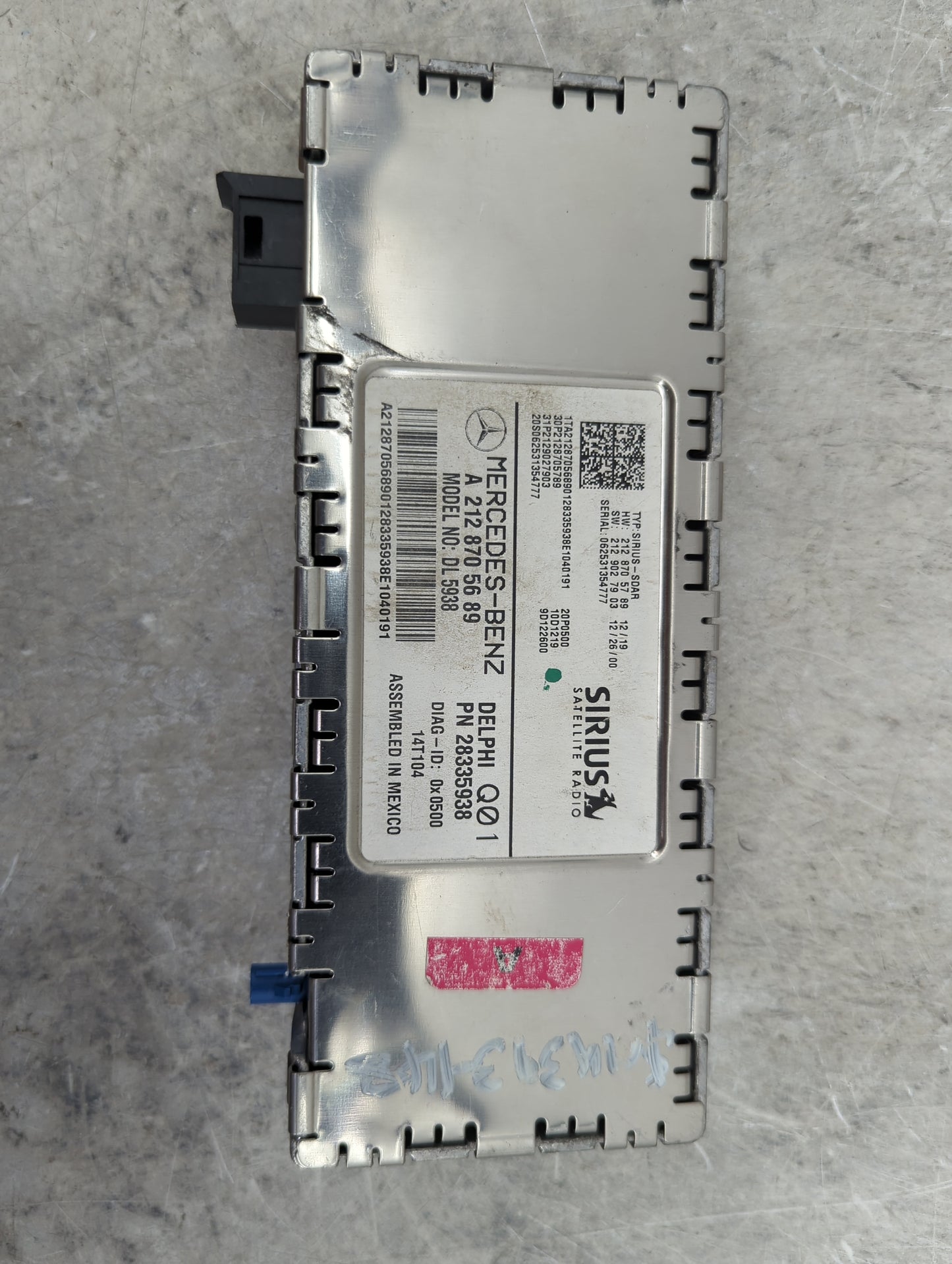2012 Mercedes-Benz E-Class Radio AM FM Cd Player Receiver Replacement P/N:A2128706489 PN28284490 Fits OEM Used Auto Parts - 