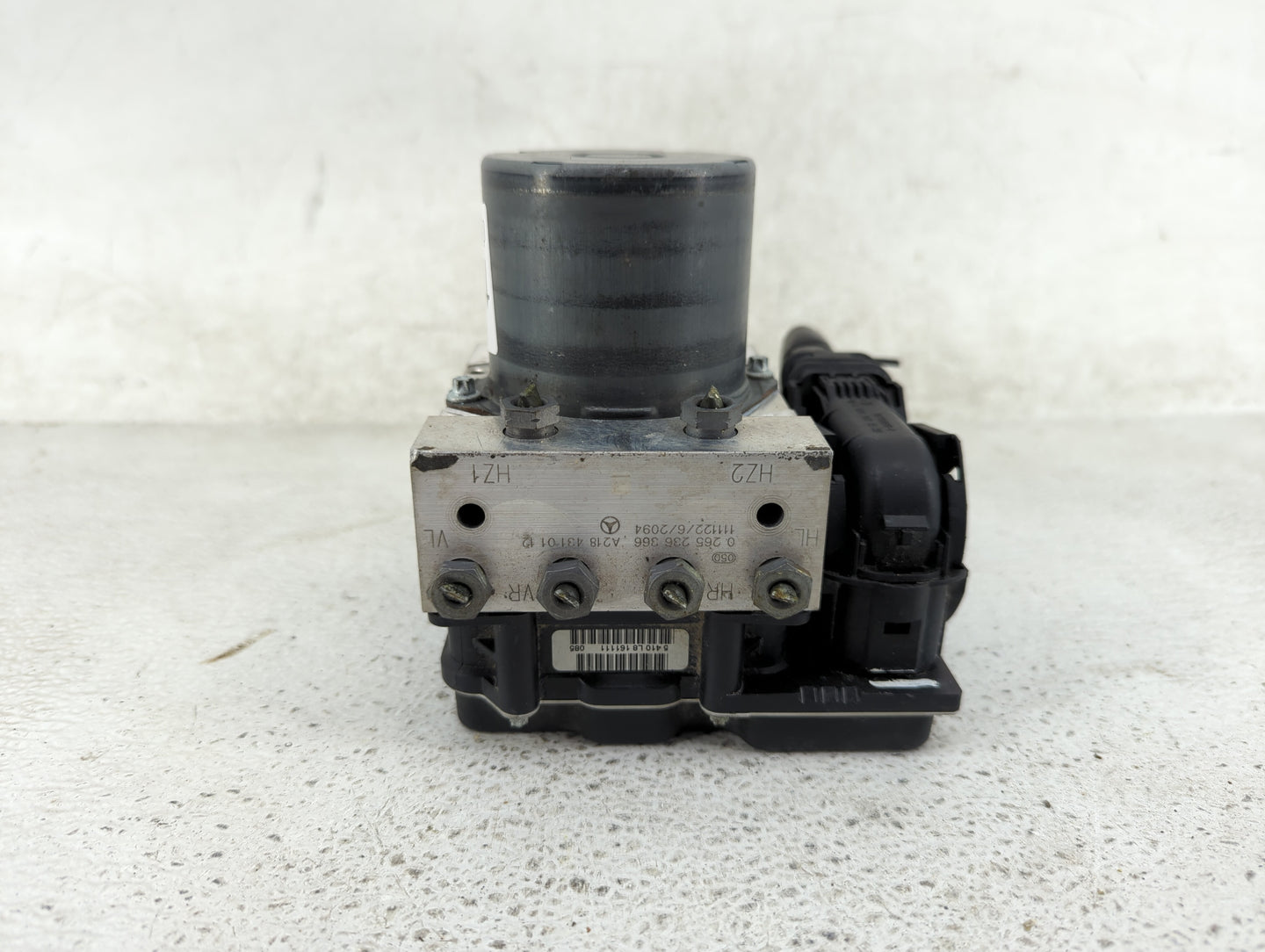 2012 Mercedes-Benz E-Class ABS Pump Control Module Replacement P/N:0265236366 A2184310112 Fits Fits 2011 OEM Used Auto Parts
