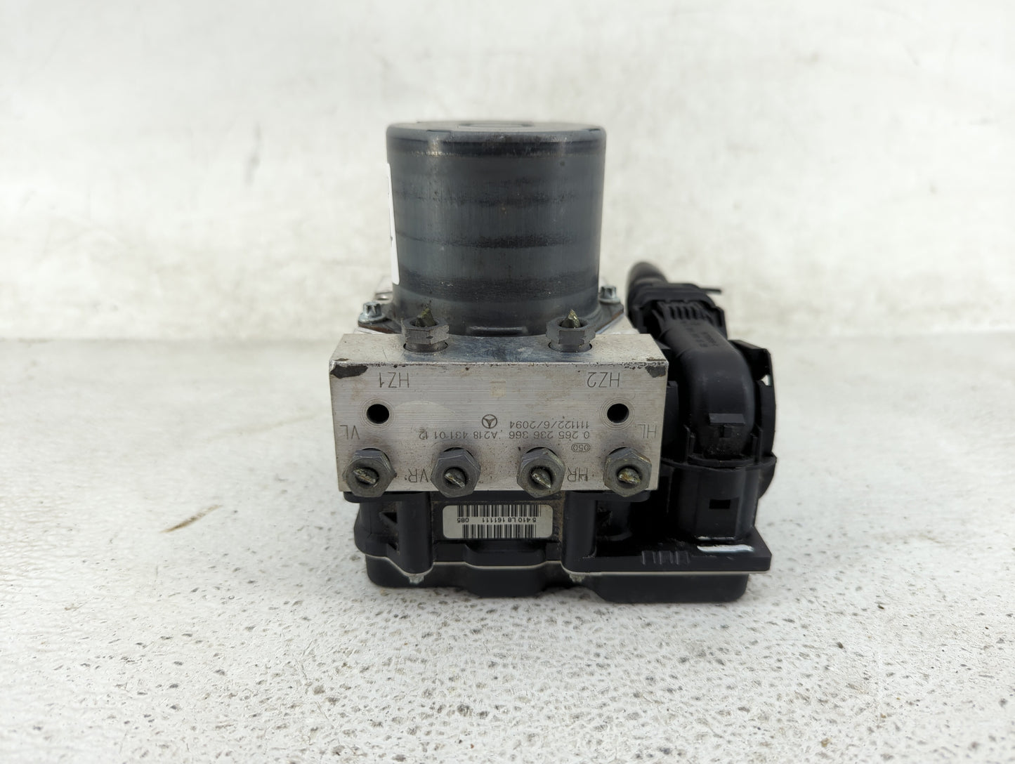 2012 Mercedes-Benz E-Class ABS Pump Control Module Replacement P/N:0265236366 A2184310112 Fits Fits 2011 OEM Used Auto Parts