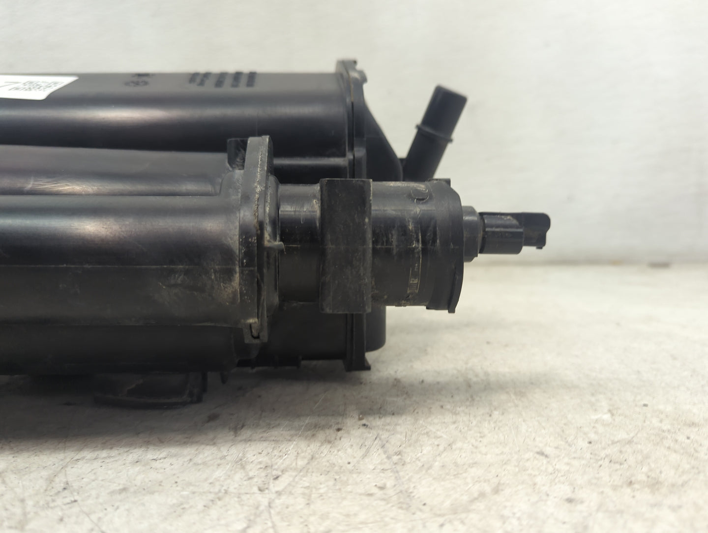 2012 Mercedes-benz E-class Fuel Vapor Charcoal Canister - Oemusedautoparts1.com