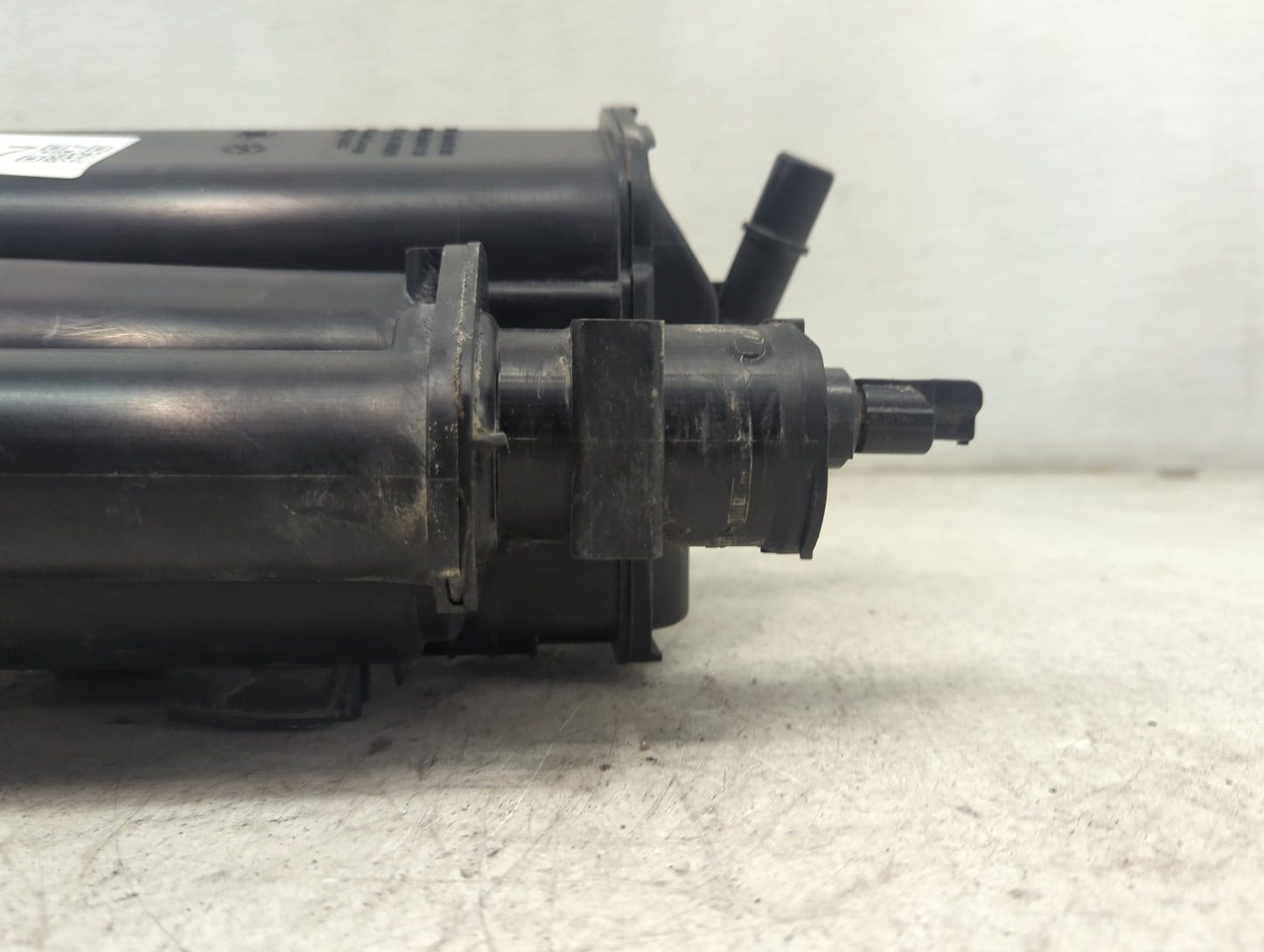 2012 Mercedes-benz E-class Fuel Vapor Charcoal Canister - Oemusedautoparts1.com