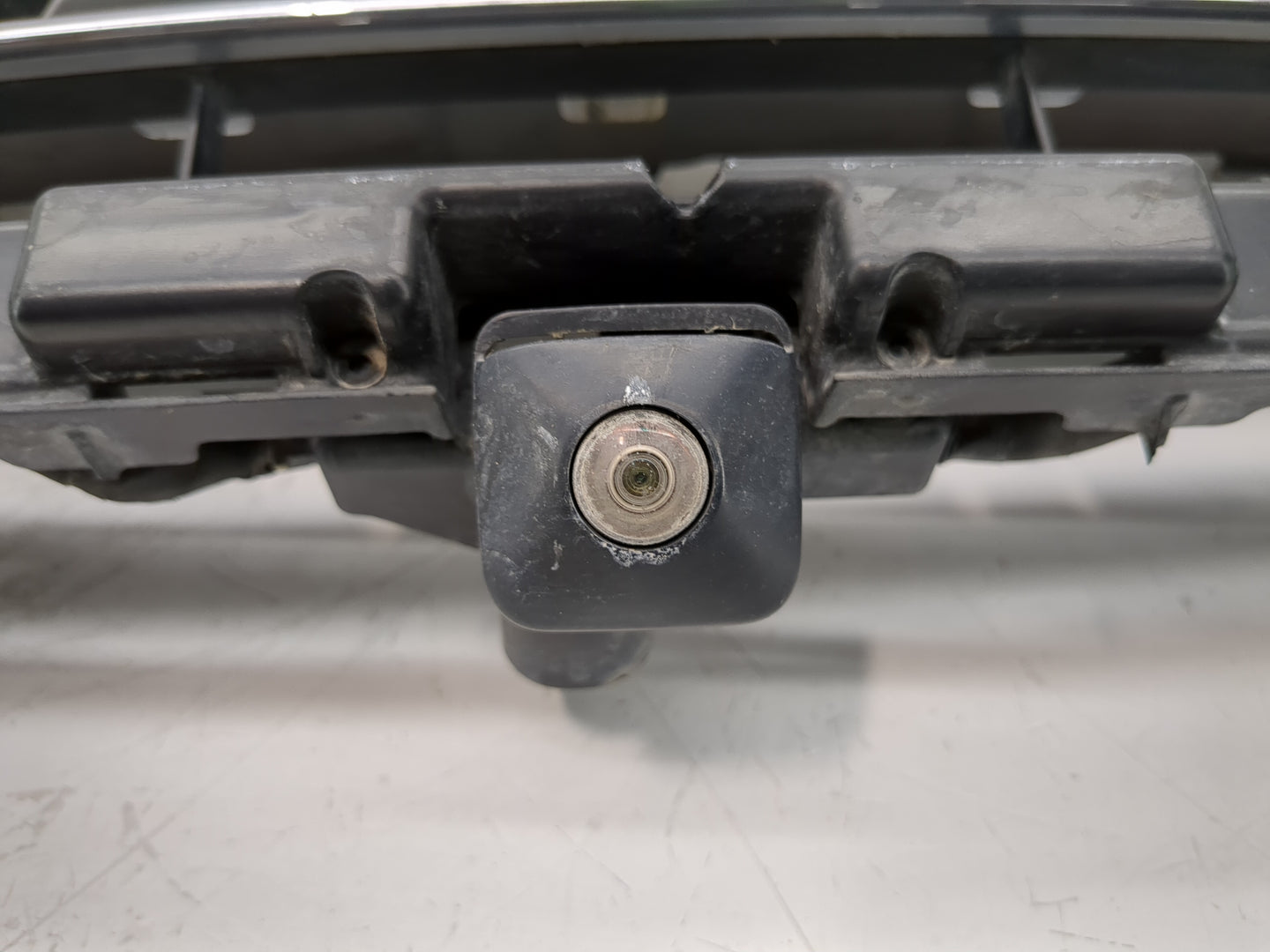 Mercedes-benz E250 Front Grille Bumper Not Included - Oemusedautoparts1.com