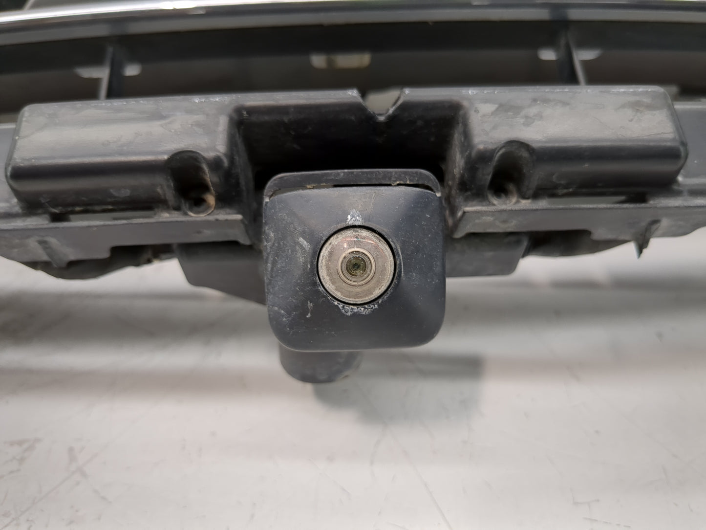 Mercedes-benz E250 Front Grille Bumper Not Included - Oemusedautoparts1.com