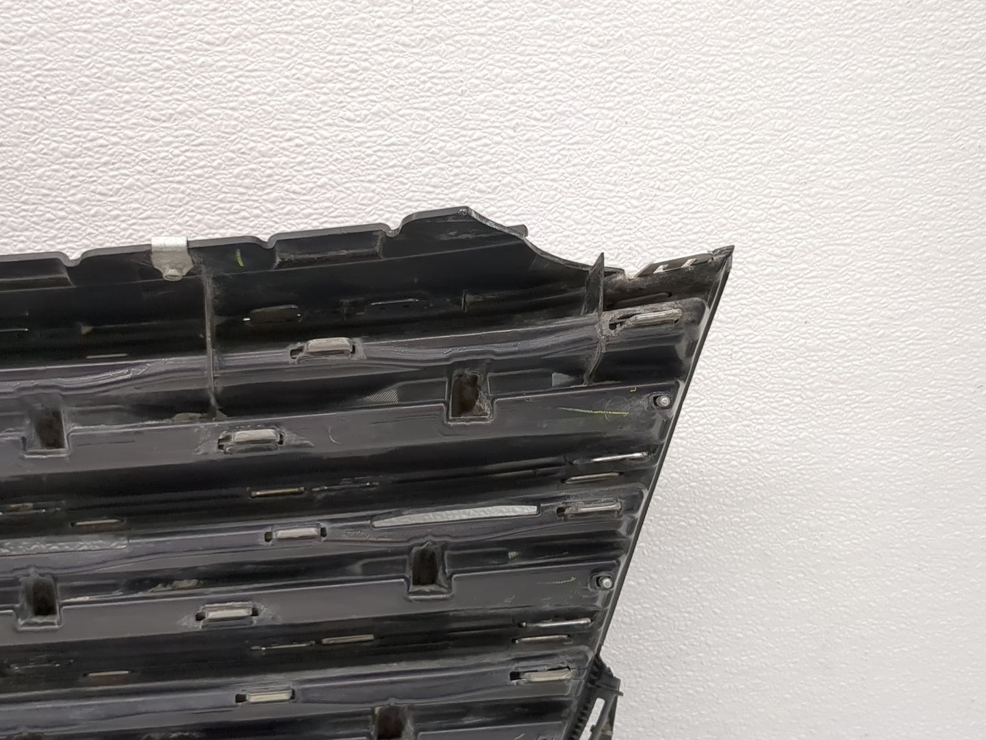 Mercedes-benz E250 Front Grille Bumper Not Included - Oemusedautoparts1.com
