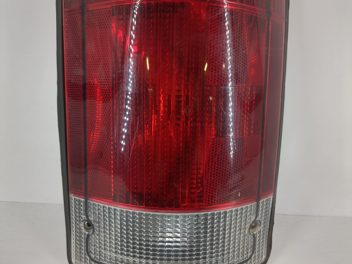 2012 Mercedes-Benz E250 Tail Light Assembly Passenger Right OEM P/N:F7UB-13440-AA Fits OEM Used Auto Parts - Oemusedautopart