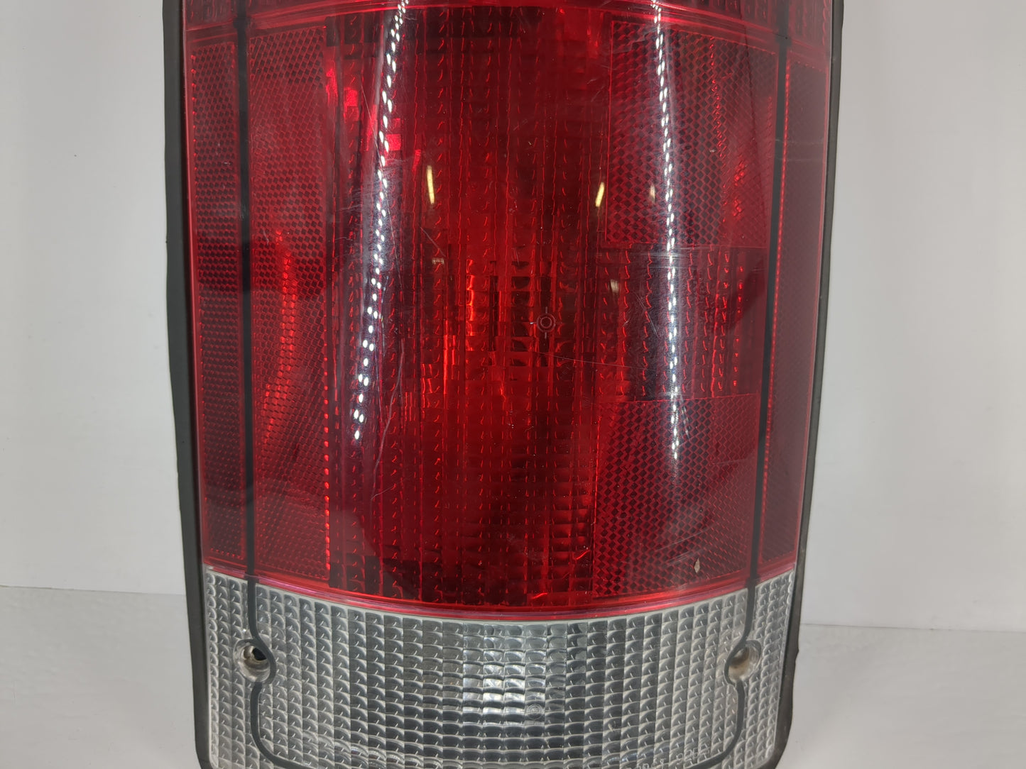 2012 Mercedes-Benz E250 Tail Light Assembly Passenger Right OEM P/N:F7UB-13440-AA Fits OEM Used Auto Parts - Oemusedautopart