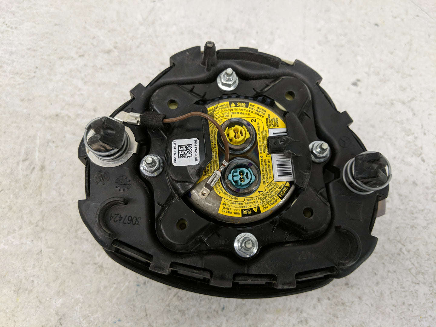 2012-2016 Mercedes-Benz E350 Air Bag Driver Left Steering Wheel Mounted Fits Fits 2012 2013 2014 2015 2016 2017 OEM Used Aut