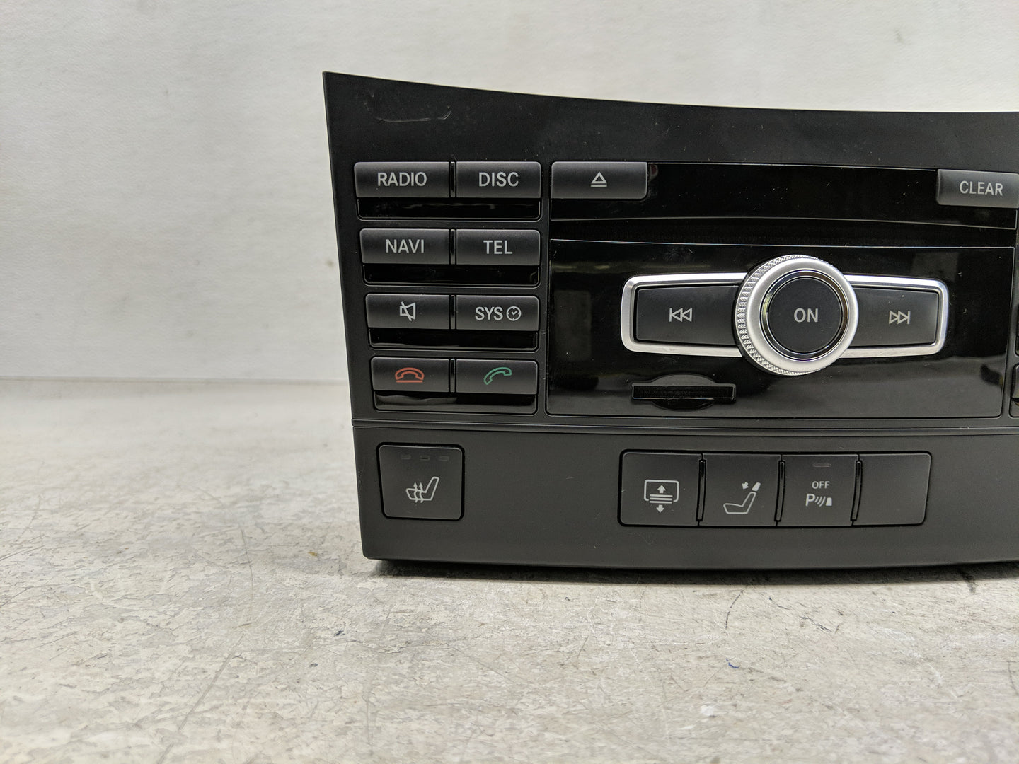2012 Mercedes-Benz E350 Radio AM FM Cd Player Receiver Replacement P/N:A 212 900 65 13 Fits OEM Used Auto Parts - Oemusedaut