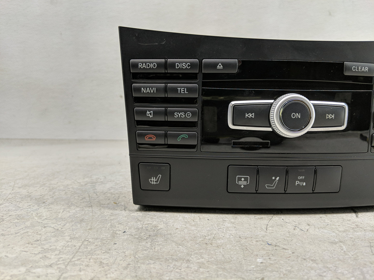 2012 Mercedes-Benz E350 Radio AM FM Cd Player Receiver Replacement P/N:A 212 900 65 13 Fits OEM Used Auto Parts - Oemusedaut