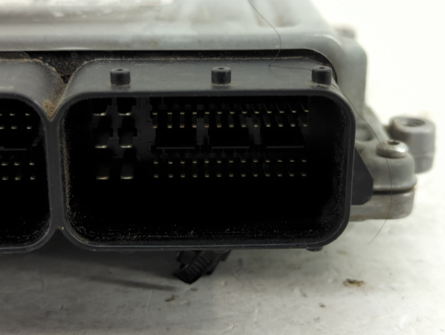 2012-2013 Mercedes-Benz E350 PCM Engine Control Computer ECU ECM PCU OEM P/N:A2769001600 Fits Fits 2012 2013 OEM Used Auto P