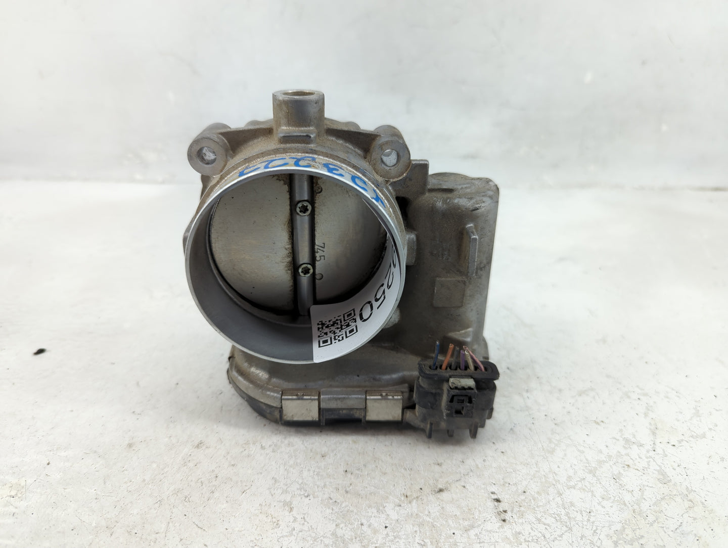 2012-2016 Mercedes-Benz E350 Throttle Body P/N:A 276 141 01 25 0 280 750 503 Fits OEM Used Auto Parts - Oemusedautoparts1.co