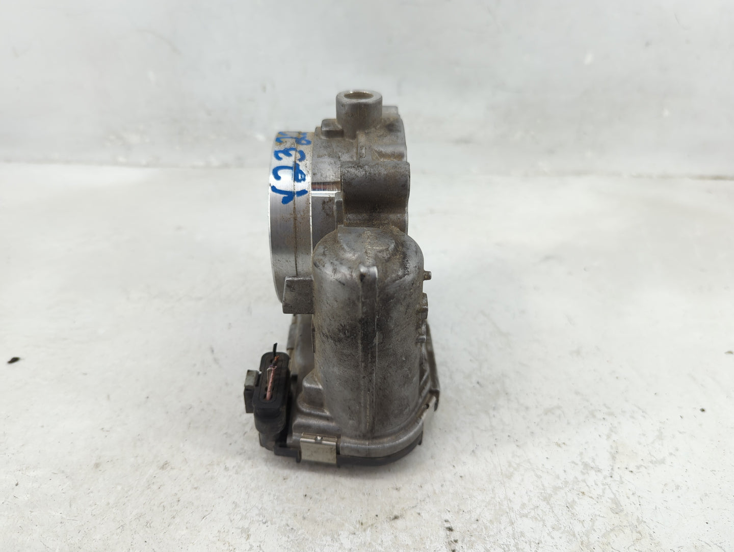 2012-2016 Mercedes-Benz E350 Throttle Body P/N:A 276 141 01 25 0 280 750 503 Fits OEM Used Auto Parts - Oemusedautoparts1.co
