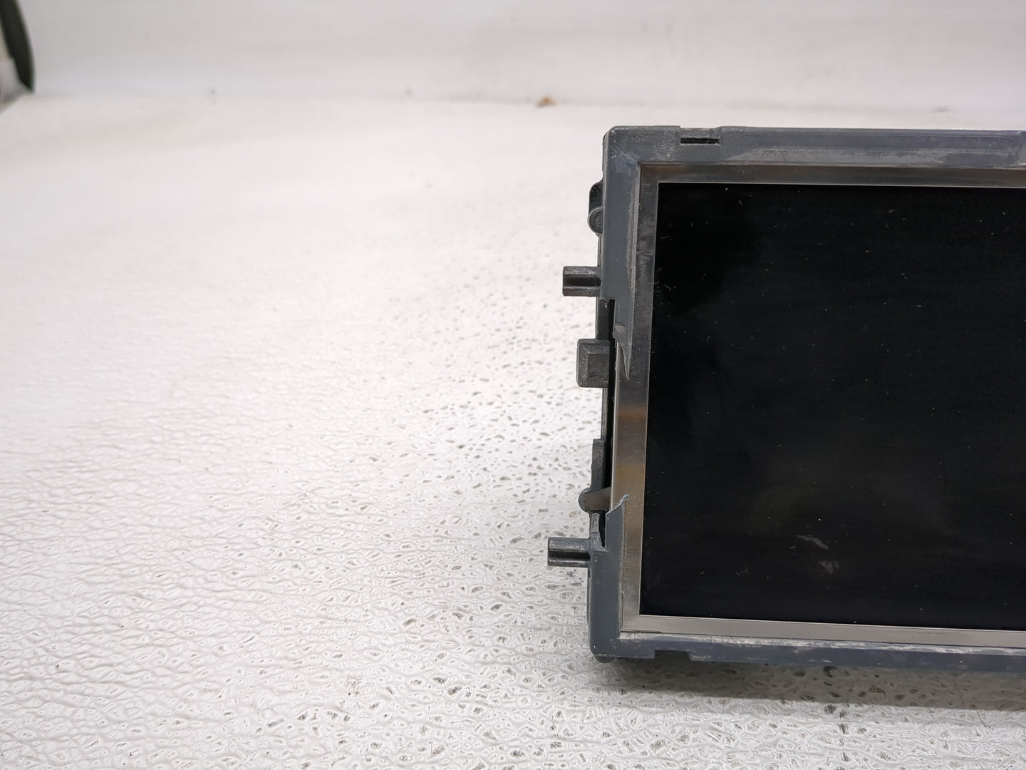 2010-2012 Mercedes-benz E350 Information Display Screen - Oemusedautoparts1.com