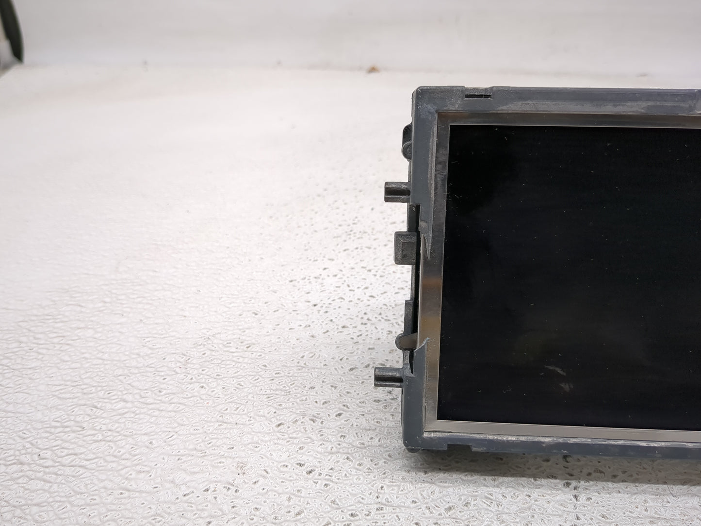 2010-2012 Mercedes-benz E350 Information Display Screen - Oemusedautoparts1.com