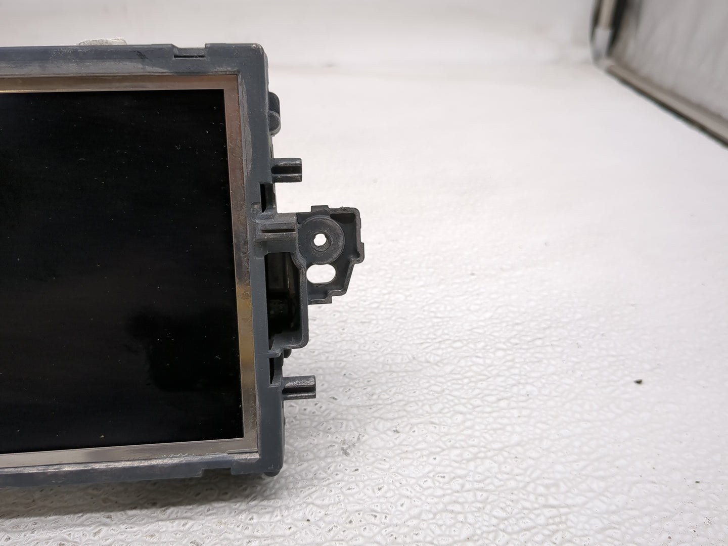 2010-2012 Mercedes-benz E350 Information Display Screen - Oemusedautoparts1.com