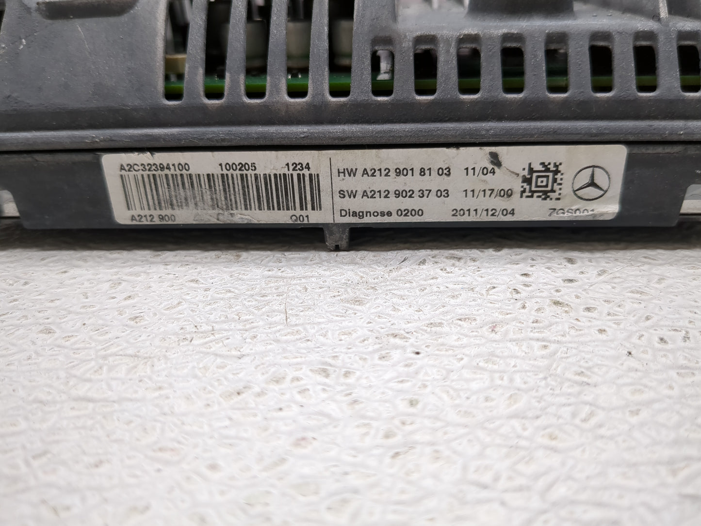 2010-2012 Mercedes-benz E350 Information Display Screen - Oemusedautoparts1.com