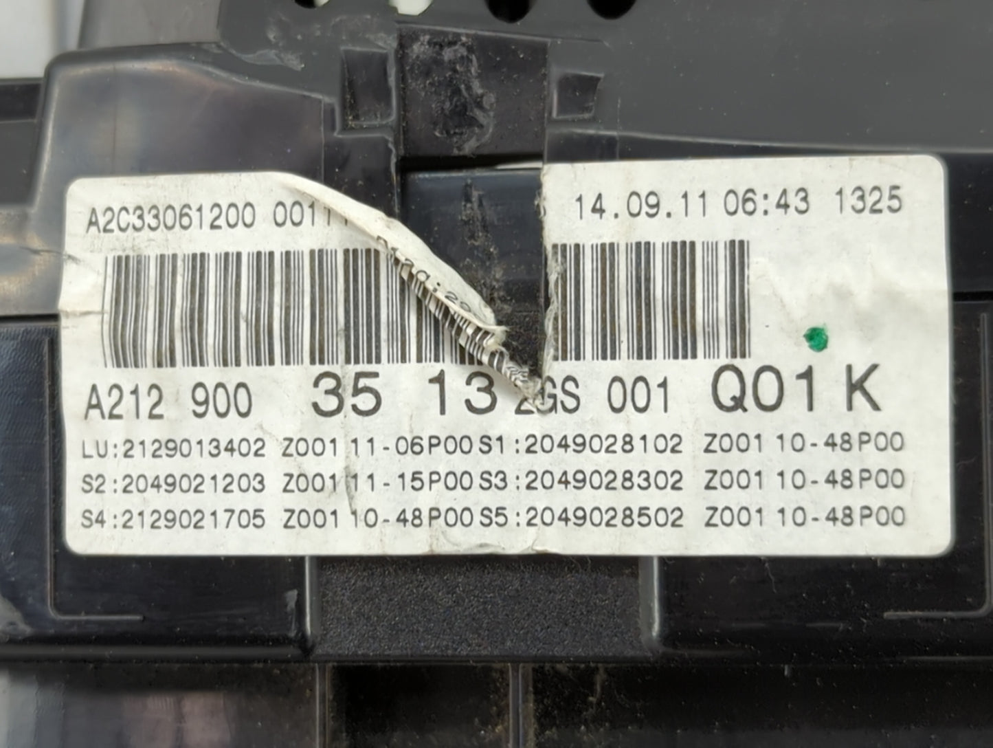 2012 Mercedes-Benz E350 Instrument Cluster Speedometer Gauges P/N:A212 900 35 13 Miles: Fits OEM Used Auto Parts - Oemusedau
