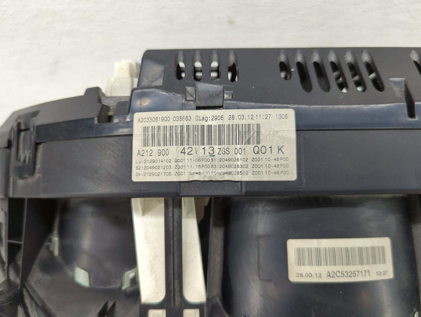 2012 Mercedes-Benz E350 Instrument Cluster Speedometer Gauges P/N:A2129004213 A2C33061900 Miles: Fits OEM Used Auto Parts - 