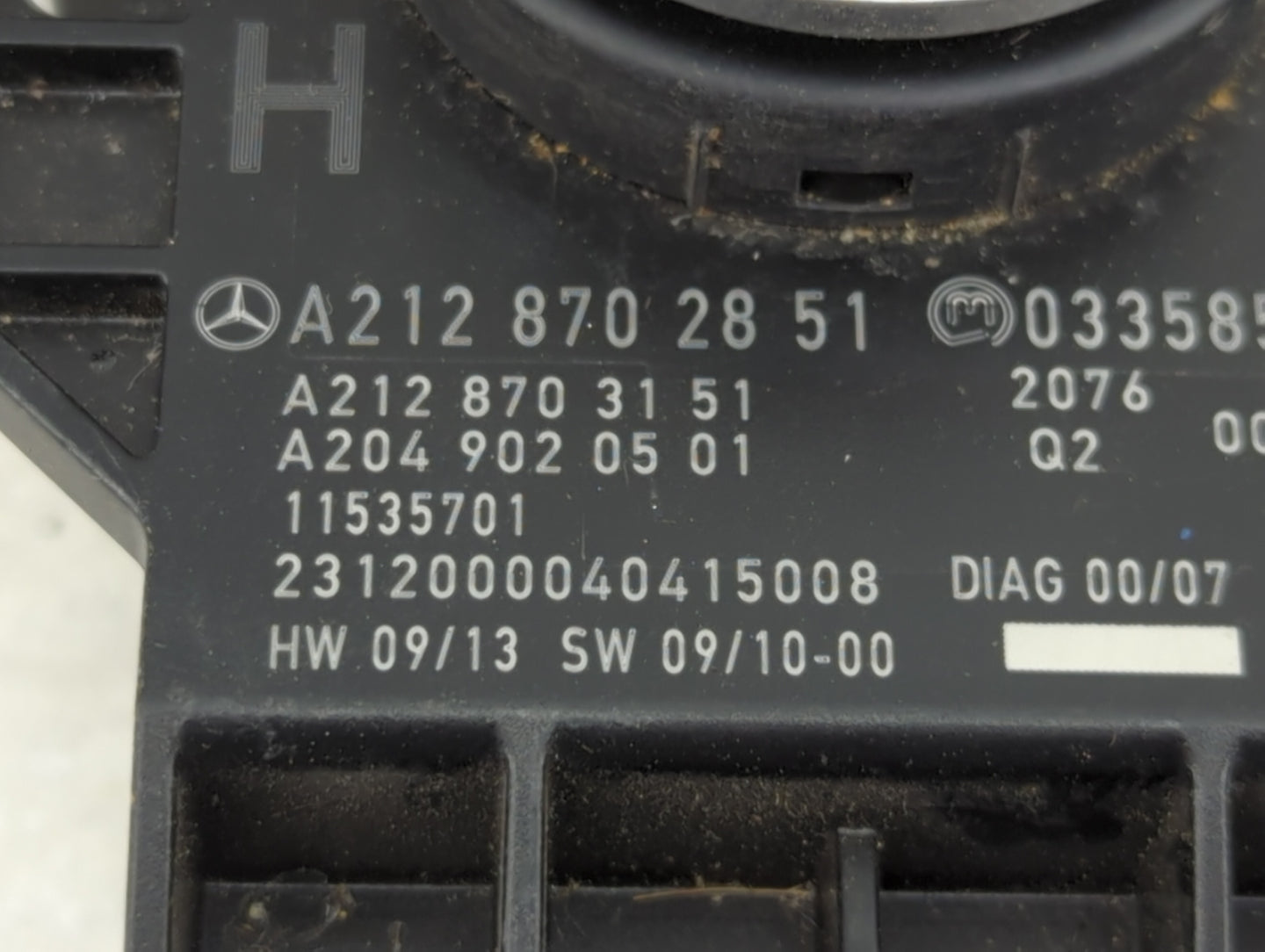 2012 Mercedes-Benz E350 Radio AM FM Cd Player Receiver Replacement P/N:11535701 A204 902 05 01, A212 870 31 51 Fits OEM Used