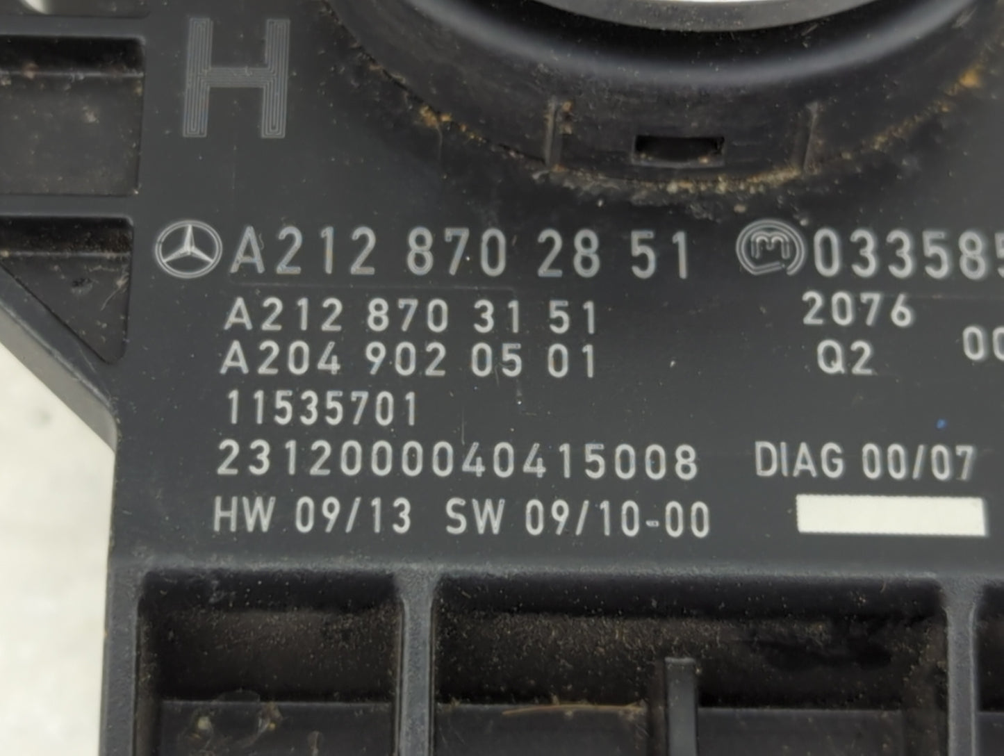 2012 Mercedes-Benz E350 Radio AM FM Cd Player Receiver Replacement P/N:11535701 A204 902 05 01, A212 870 31 51 Fits OEM Used