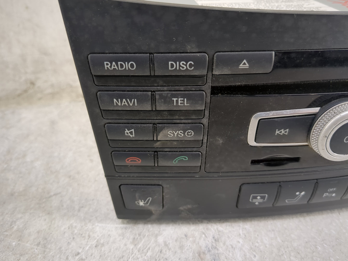 2011-2012 Mercedes-Benz E350 Radio AM FM Cd Player Receiver Replacement P/N:A 212 900 65 13 Fits Fits 2011 2012 OEM Used Aut