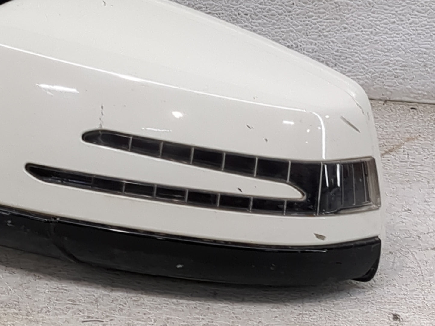 2011-2014 Mercedes-Benz E350 Driver Side View Mirror - Left Door Mirror OEM Used - Oemusedautoparts1.com