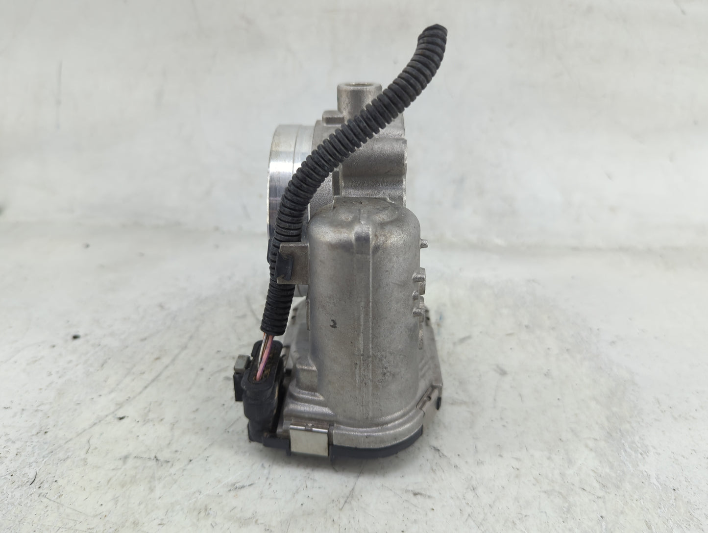 2012-2016 Mercedes-Benz E350 Throttle Body P/N:A 276 141 01 25 0280750503 Fits OEM Used Auto Parts - Oemusedautoparts1.com