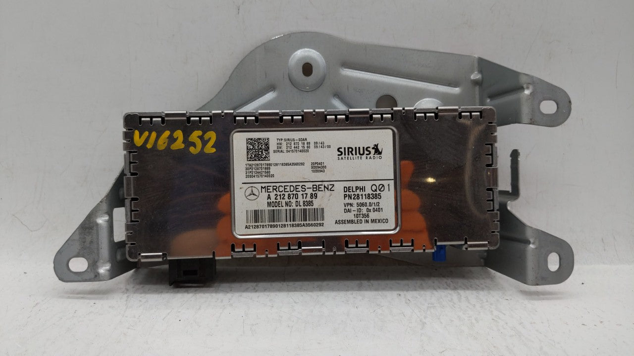 2010-2013 Mercedes-Benz E350 Radio AM FM Cd Player Receiver Replacement P/N:2128701789 212 870 17 89 Fits OEM Used Auto Part