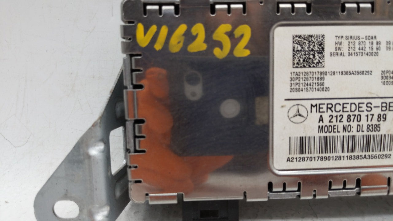 2010-2013 Mercedes-Benz E350 Radio AM FM Cd Player Receiver Replacement P/N:2128701789 212 870 17 89 Fits OEM Used Auto Part
