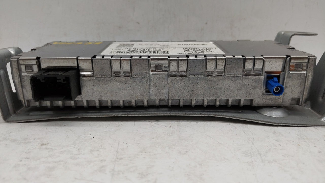 2010-2013 Mercedes-Benz E350 Radio AM FM Cd Player Receiver Replacement P/N:2128701789 212 870 17 89 Fits OEM Used Auto Part